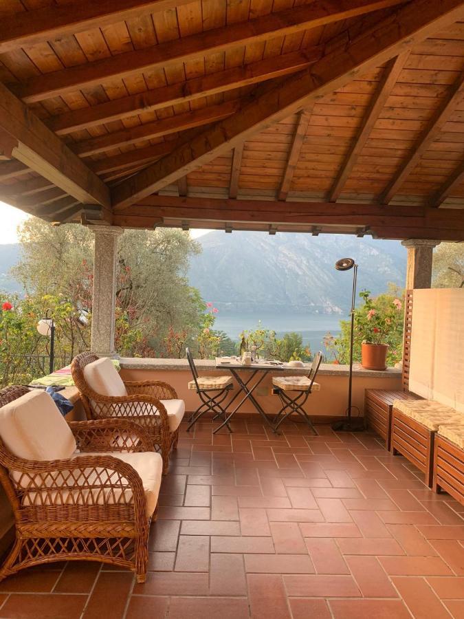 Casa Intignano - Camera Con Bagno E Portico Vista Lago Tremezzo Exterior photo