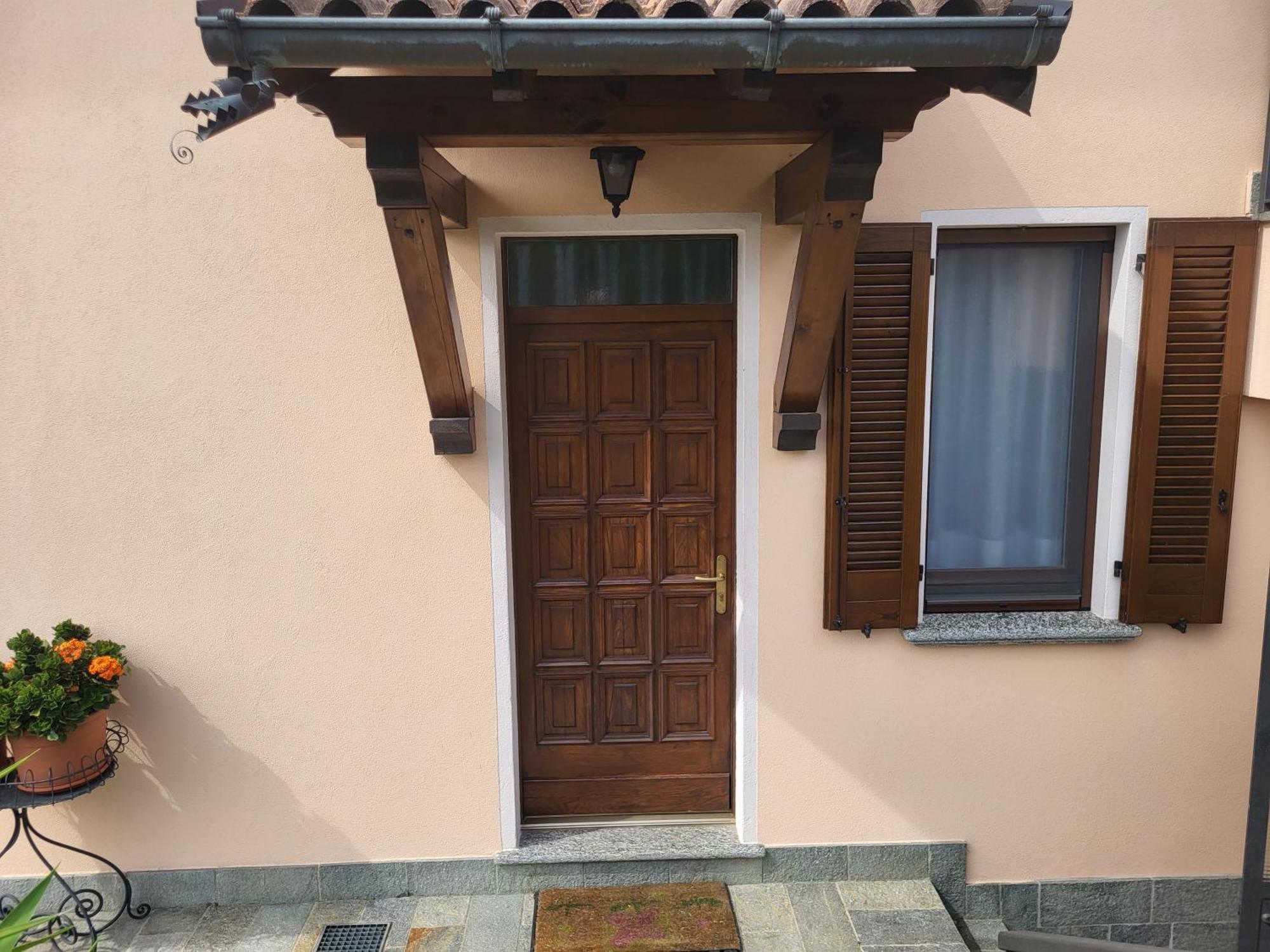 Casa Intignano - Camera Con Bagno E Portico Vista Lago Tremezzo Exterior photo